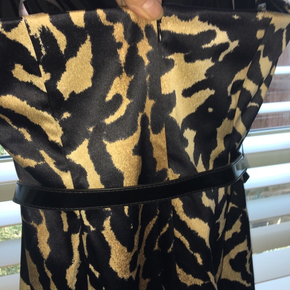 Leopard print strapless belted short dress - Picture 3 of 4